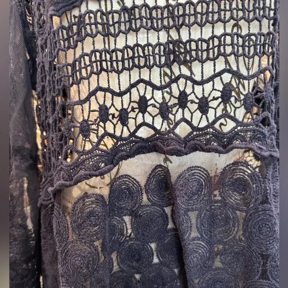 Chico’s Navy Blue Crochet & Lace Blouse- size 2 (L) - Picture 5 of 14